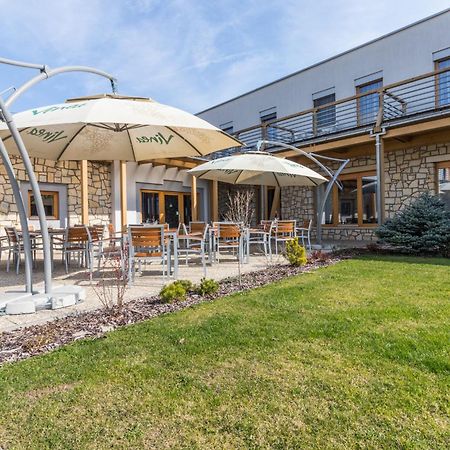 Hotel Kravi Hora Bořetice Buitenkant foto