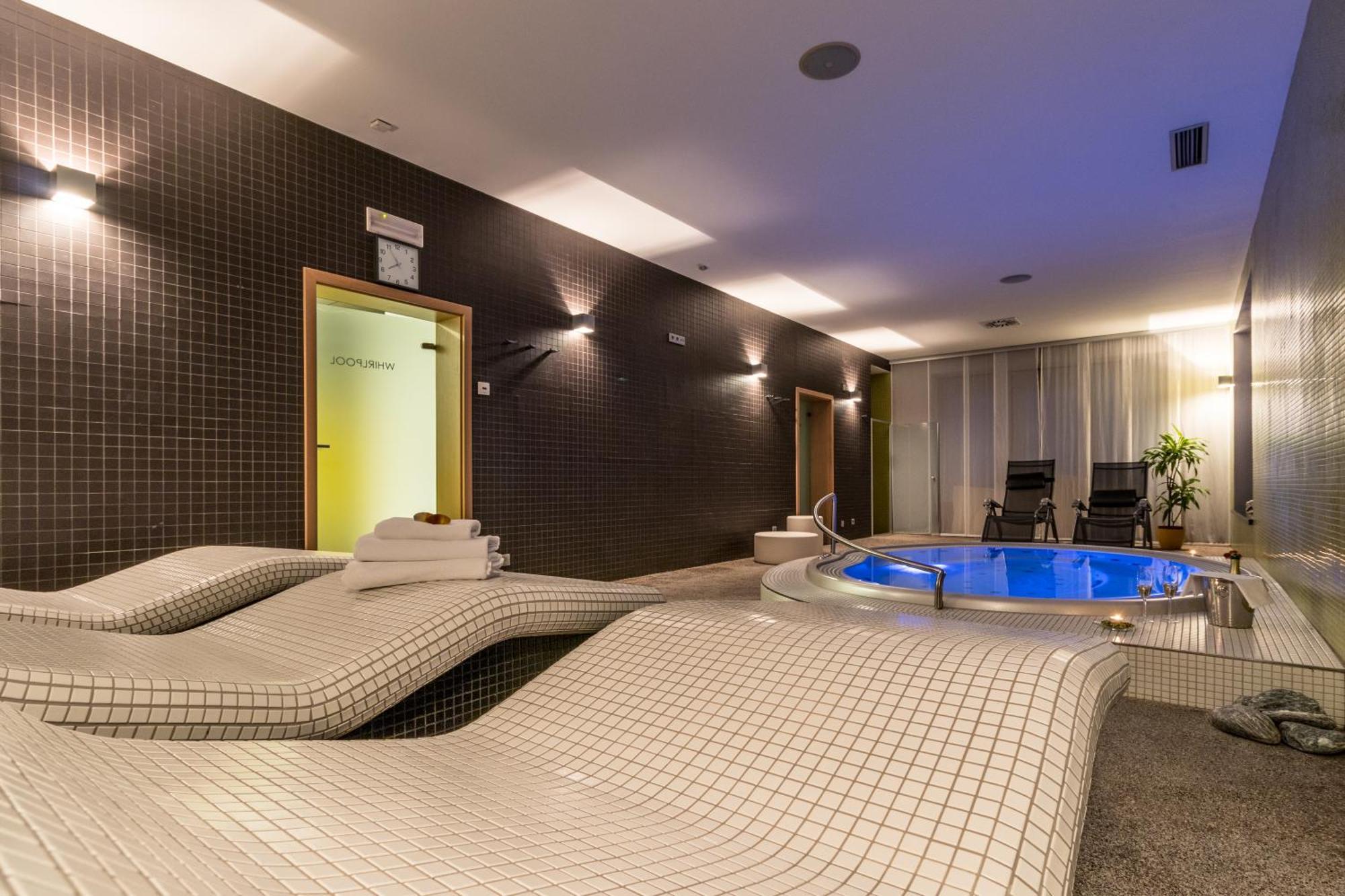 Hotel Kravi Hora Bořetice Buitenkant foto