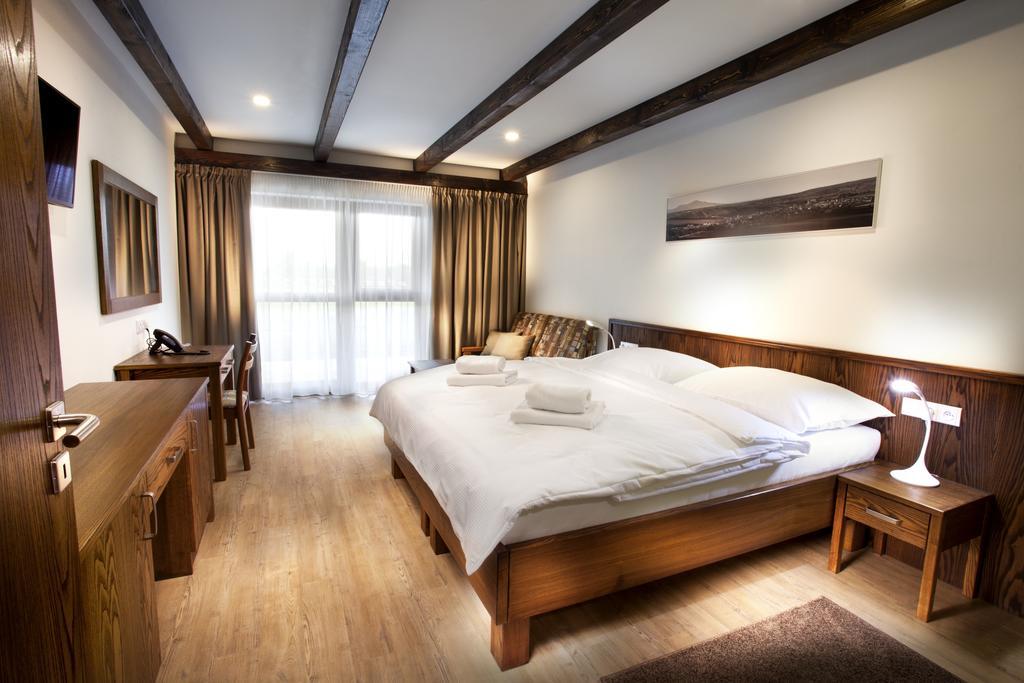Hotel Kravi Hora Bořetice Buitenkant foto