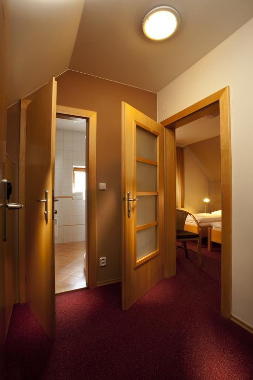 Hotel Kravi Hora Bořetice Buitenkant foto