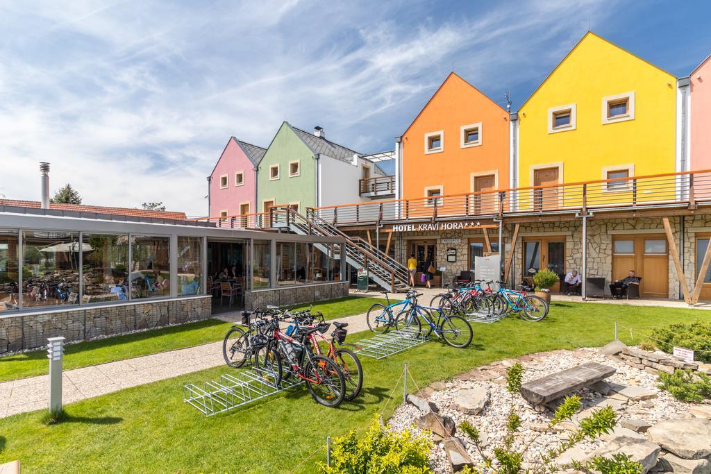 Hotel Kravi Hora Bořetice Buitenkant foto